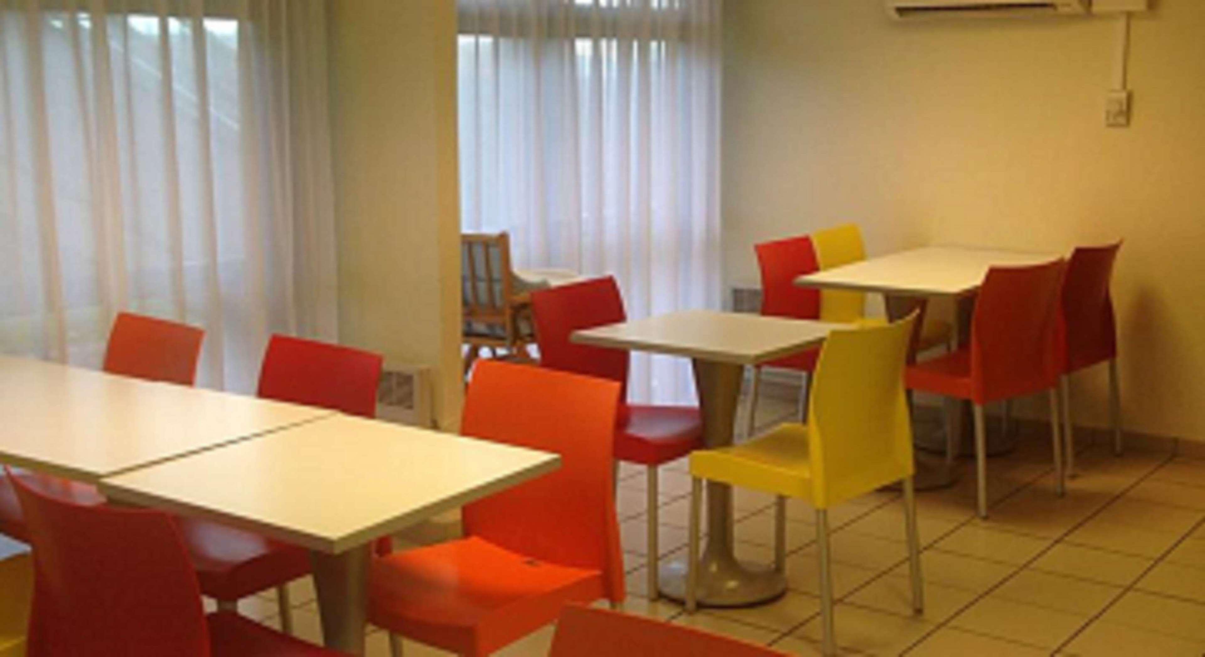 Kyriad Niort - La Creche Екстериор снимка