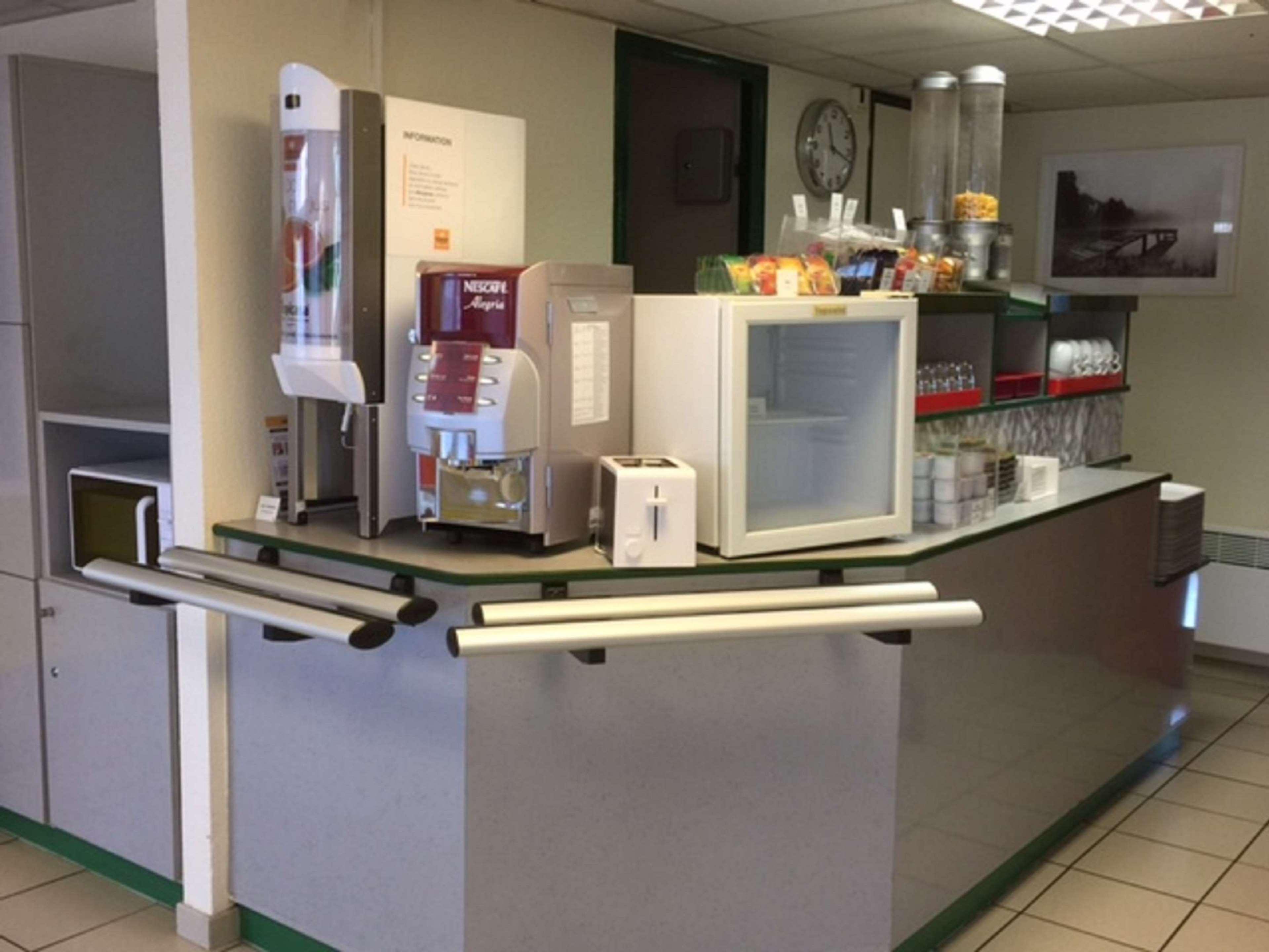Kyriad Niort - La Creche Екстериор снимка