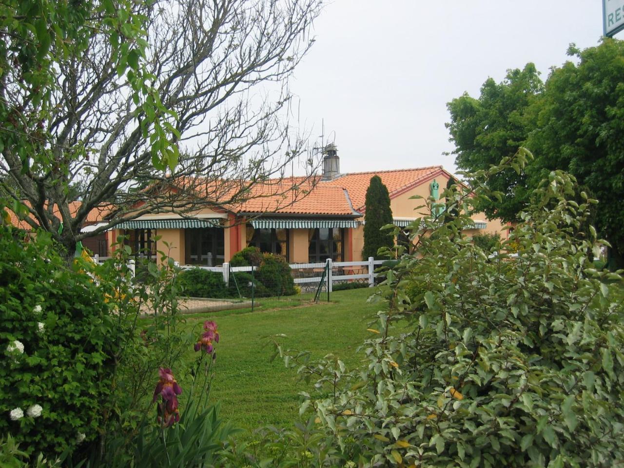 Kyriad Niort - La Creche Екстериор снимка